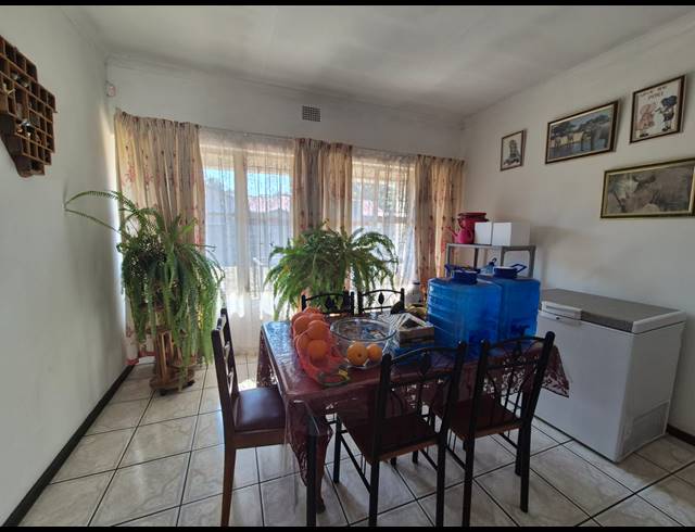 3 BEDROOM FREEHOLD FOR SALE IN VANDERBIJLPARK CE 5